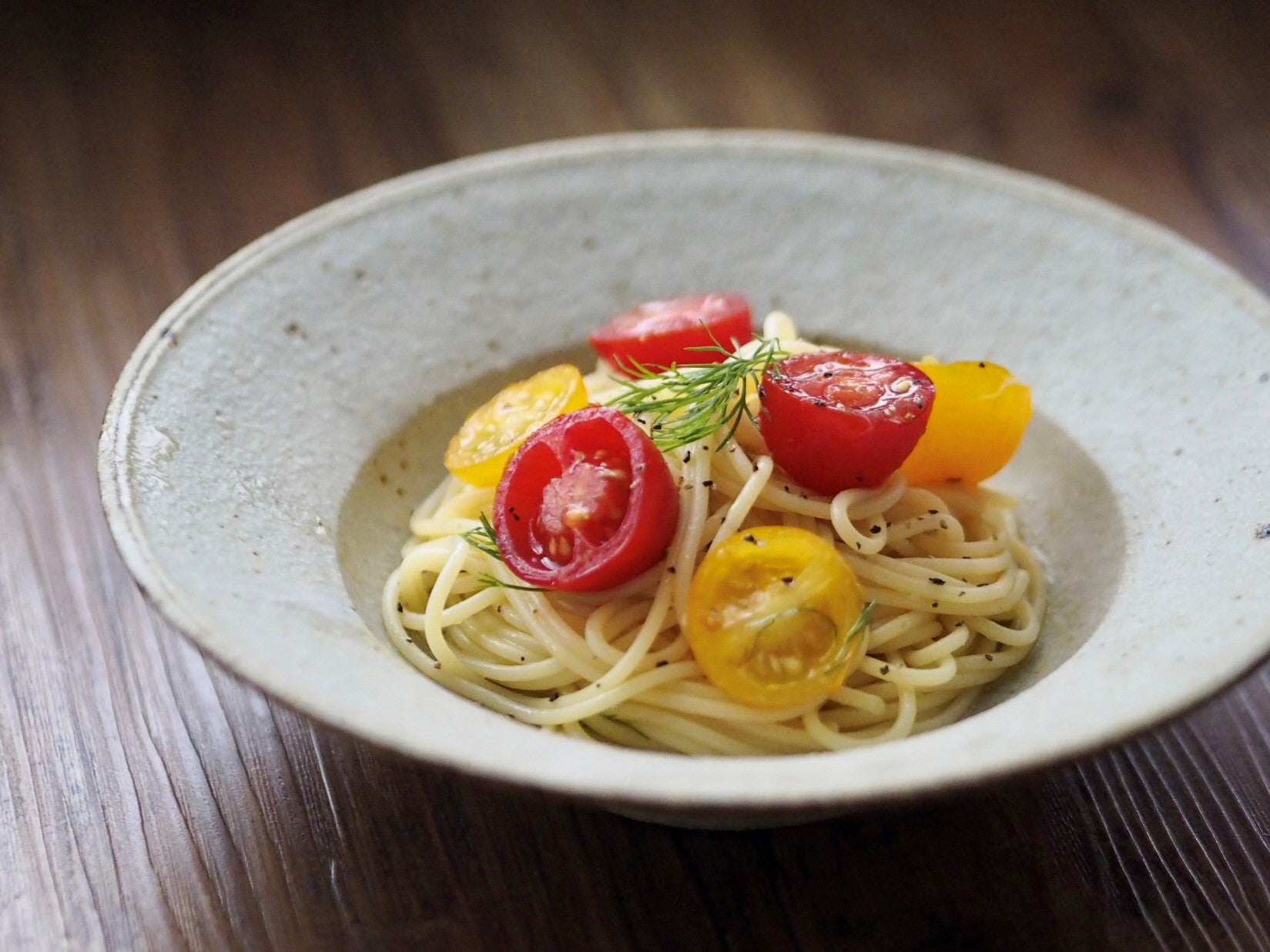 小林耶摩人さんの器